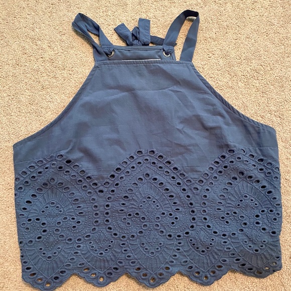 Abercrombie and Fitch Lace Crop Tank Top - Picture 3 of 3